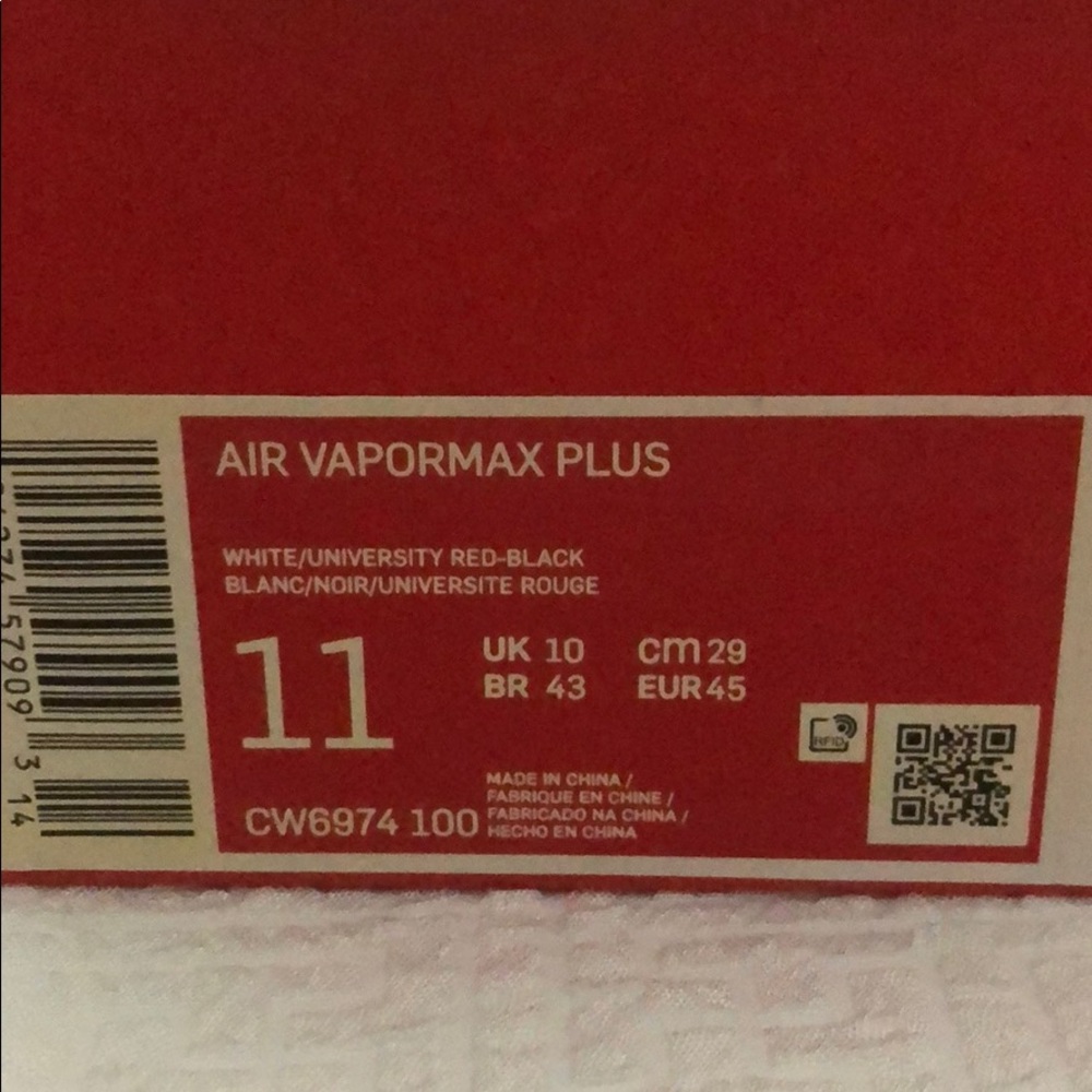 Air Vapormax Plus size 11